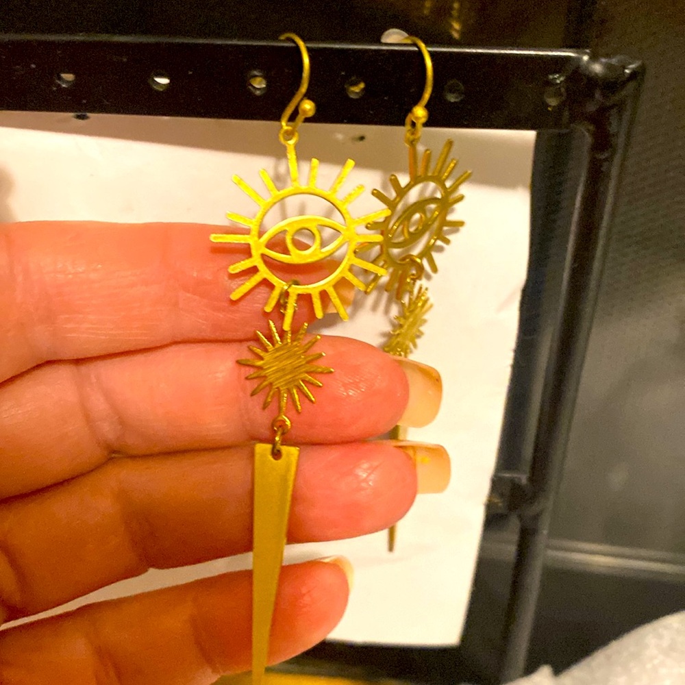 Earrings, Sun  gold town, brand new really cool unique - Picture 2 of 2